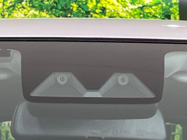 【トヨタセーフティセンス】走行中に前方の車両等を認識し、衝突しそうな時は警報とブレーキで衝突回避と被害軽減をアシスト。より安全にドライブをお楽しみいただけます。