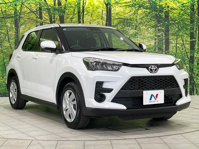 高透明度のガラス皮膜で撥水はもちろん、上質なツヤ・光沢を実現。紫外線や酸性雨から大切な愛車を保護し、色あせ・劣化を防止。「弾スプラッシュコート」、「弾プリミッサコート」からお選びいただけます。