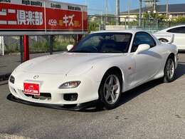 こちらの車両は少し離れた（約1時間）駐車場で保管しておりますので、ご来店には予約制とさせていただいております。出来れば前日までにご連絡いただきますと、スムーズご案内出来ますので宜しくお願い致します。