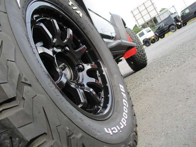 (検対応リフトアップ)(検対応マフラー)社外サイドステップ　マッドガード　ETC　社外7型ワイドナビTV地デジBカメラBluetooth　シートヒーター　純正LEDライト　クルコン　OPフロントグリル　スズキセーフティー