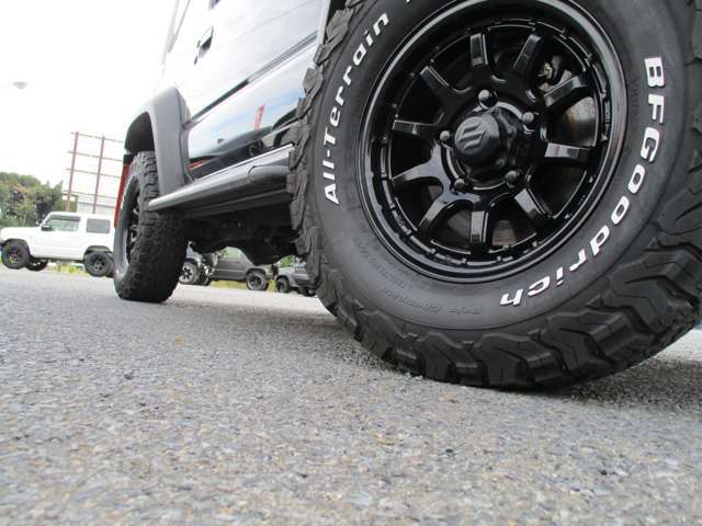 (検対応リフトアップ)(検対応マフラー)社外サイドステップ　マッドガード　ETC　社外7型ワイドナビTV地デジBカメラBluetooth　シートヒーター　純正LEDライト　クルコン　OPフロントグリル　スズキセーフティー