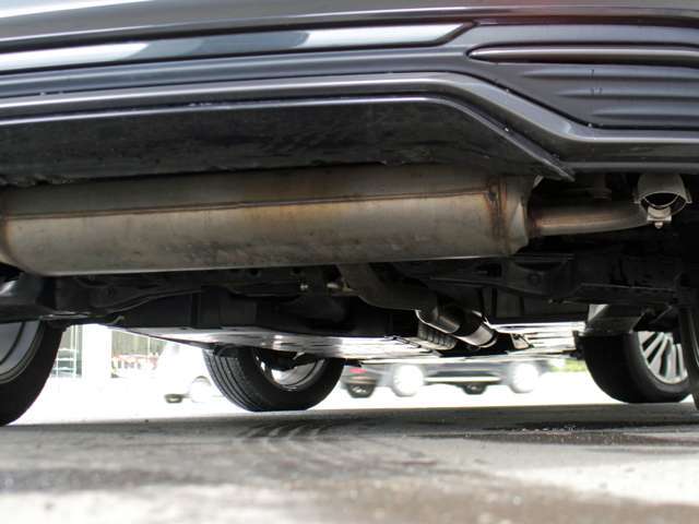 お車に合った保証をご用意しております！1年間、走行距離無制限保証！ディーラー保証継承！当店スタッフが細かくご説明をさせていただきます！延長保証も可能です！