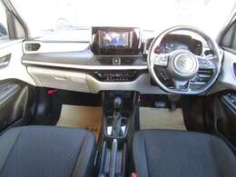 黒ベースの落ち着いたコクピット。上質感あります