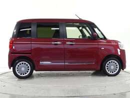 両側パワースライドドア付きだから、狭い駐車スペースなどでの 乗り降りラクラク！小さなお子さまのいるご家庭には嬉しい装備。