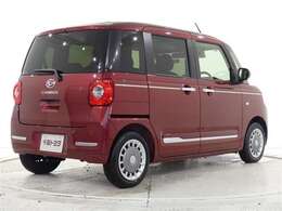 衝突被害軽減ブレーキを搭載した「サポカー」です。安全機能の詳細は販売店スタッフまでおたずねください。