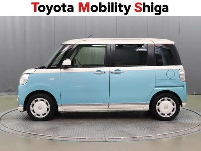 狭い駐車場スペ-スでも両側パワ-スライドドア付きなので乗り降りもラクラクです！