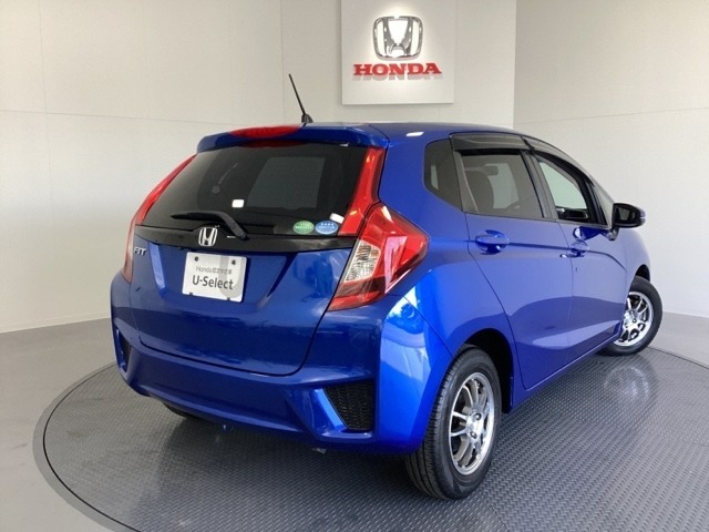 Honda認定中古車 U-Selectは3つの安心をお約束します。　1　Hondaのプロが整備した安心。 2　第三者機関がチェックした安心。　3　購入後もHondaが保証する安心。