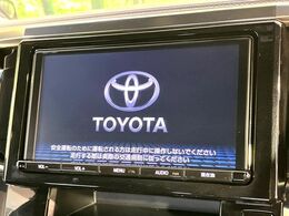 【純正ナビ】人気の純正ナビを装備。オーディオ機能も充実しており、Bluetooth接続すればお持ちのスマホやMP3プレイヤーの音楽を再生可能！毎日の運転がさらに楽しくなります！！