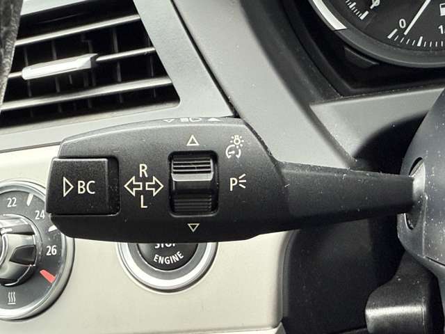 ご遠方の場合でも、下取り車両の金額を概算でお出しすることは可能でございます。車検証をお手元に、走行距離をご確認の上お問い合わせくださいませ。