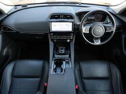 JAGUARの『F-Pace』を認定中古車でご紹介！パノラミックルーフ、360カメラ、パワーテールゲート、MERIDIAN、ブラインドスポットモニター、キーレス、シートヒーター