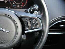 【全車速対応アダプティブクルーズコントロール】ミリ波レーダー+ステレオカメラ+赤外線により前方車輌を認識し、高速道路などの自動車専用道路や渋滞時などではドライバーの負担を大幅に軽減してくれます。