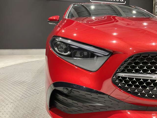 LEDインテリジェントライチシステム搭載！複数の照射モードおよび機能を備え、走行状況に適した照射を行います。