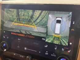 【パノラミックビューモニター】専用のカメラにより、上から見下ろしたような視点で360度クルマの周囲を確認することができます☆死角部分も確認しやすく、狭い場所での切り返しや駐車もスムーズに行えます。