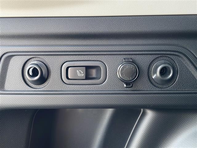 【窓操作部】『窓周辺/窓周辺装備』の画像になります。写真の内容に関してご不明点、ご質問等がございましたらお気軽にガリバー店舗までお問い合わせください。