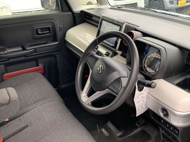 シートヒーター・ワンタッチスタートボタンなどです。