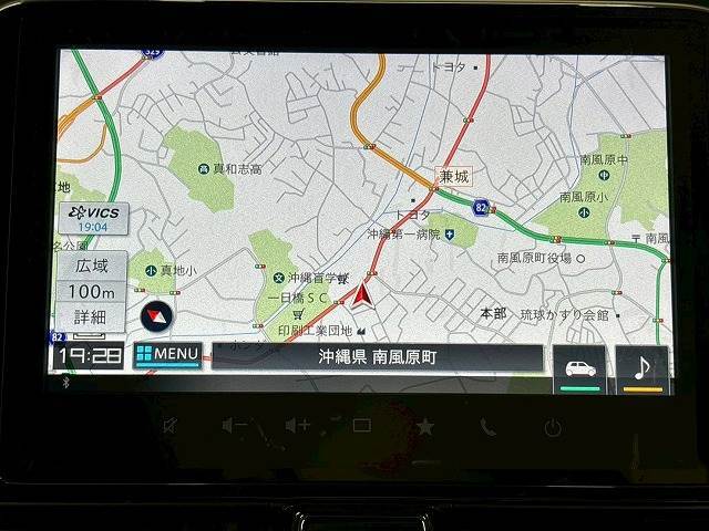 【純正ナビ】一体感のあるナビは、高級感ある車内を演出してくれます。Bluetooth再生などオーディオ機能も充実しておりますので、運転もより楽しめます♪