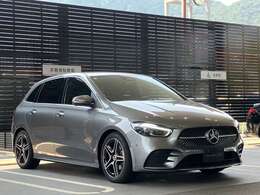 認定中古車には「サーティファイドカー保証」と万が一の時の強い味方「24時間ツーリングサポート」をセットでご用意いたしております。