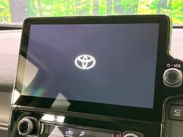 【ディスプレイオーディオ】お手持ちのスマートフォンとの連携で、ナビや音楽再生など各種アプリを使用可能。スマホに近い感覚でお使いいただけます♪