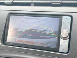 【バックカメラ】駐車時に後方がリアルタイム映像で確認できます。大型商業施設や立体駐車場での駐車時や、夜間のバック時に大活躍！運転スキルに関わらず、今や必須となった装備のひとつです！