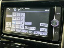 純正ナビを装備！フルセグTV CD CVD Bluetooth搭載！