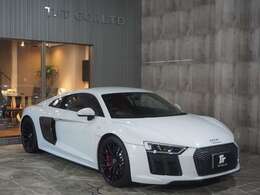 カーボンシグマサイドブレードボディ構造にアルミとCFRPを組合せフレーム重量を200kg抑え、ボディ剛性を40％向上した。