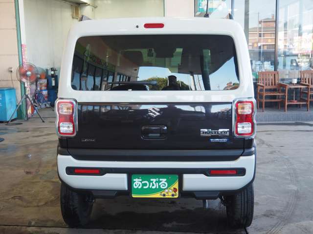 毎日全国のオートオークション会場から厳選した車を仕入れしております！プロの査定士の検査を受けた車を仕入れ、入庫後も社員が1台1台を走行チェックや状態確認・装備確認などを入念に行います。