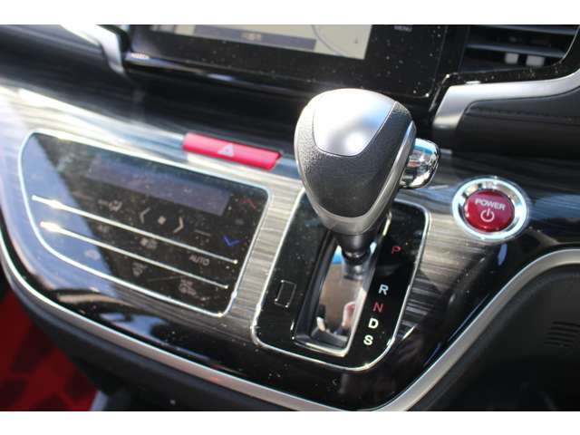 全国対応2年保証付　車検整備付　衝突軽減ブレーキ　ナビTV　バックモニター　両側パワースライドドア　ハーフレザー　オットマン　パワーシート　Bluetooth接続　純正アルミホイール　ETC　スマートキー