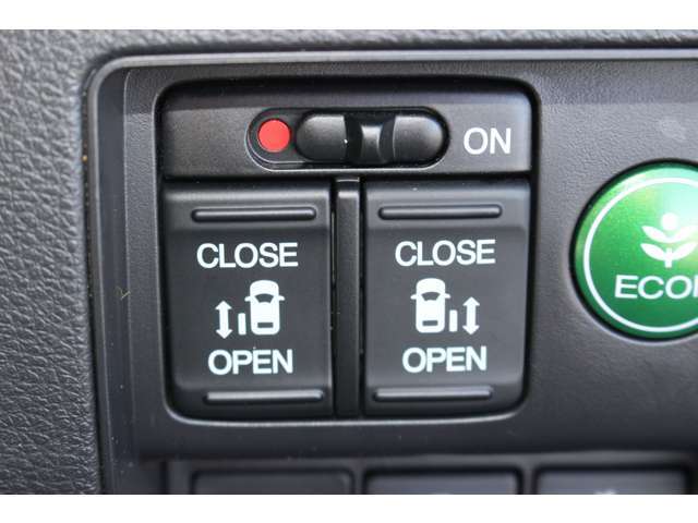 全国対応2年保証付　車検整備付　衝突軽減ブレーキ　ナビTV　バックモニター　両側パワースライドドア　ハーフレザー　オットマン　パワーシート　Bluetooth接続　純正アルミホイール　ETC　スマートキー