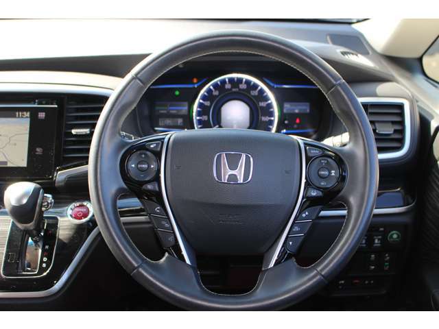 全国対応2年保証付　車検整備付　衝突軽減ブレーキ　ナビTV　バックモニター　両側パワースライドドア　ハーフレザー　オットマン　パワーシート　Bluetooth接続　純正アルミホイール　ETC　スマートキー