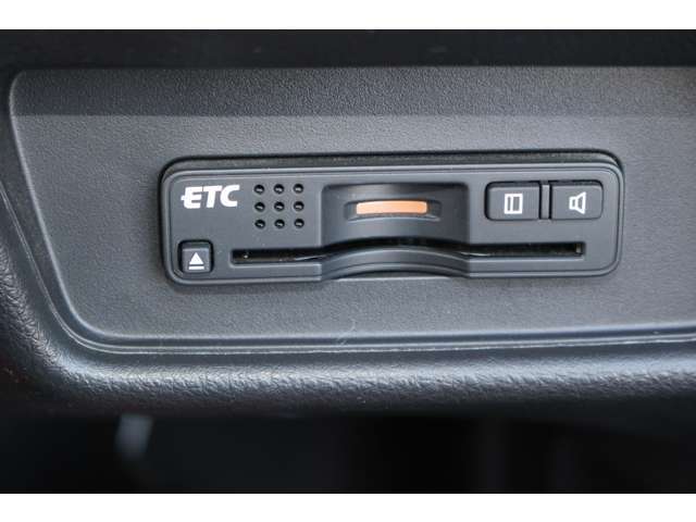 全国対応2年保証付　車検整備付　衝突軽減ブレーキ　ナビTV　バックモニター　両側パワースライドドア　ハーフレザー　オットマン　パワーシート　Bluetooth接続　純正アルミホイール　ETC　スマートキー