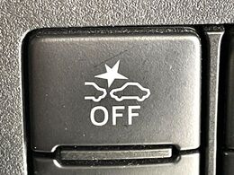 【スマートアシスト3】走行中に前方の車両等を認識し、衝突しそうな時は警報とブレーキで衝突回避と被害軽減をアシスト。より安全にドライブをお楽しみいただけます。