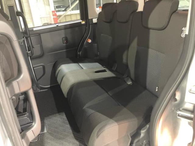 WECARSでは各商談席に大型モニターをご用意しております！見やすい大画面でゆったりと全国の在庫をご覧いただけます！是非ご来店お待ちしております！