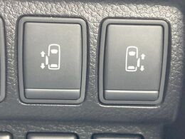 【両側パワースライドドア】スマートキーや運転席のスイッチで後席両側スライドドアの開閉が可能♪電動だから力を入れてドアを開ける必要が無く、小さなお子様でも簡単に開け閉めでき快適です♪