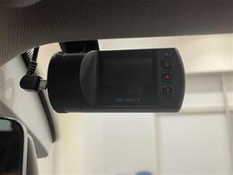 【ドライブレコーダー】運転中の記録を残します。事故などを起こした起こされた時の証拠を残し、スムーズな対応が可能になります。