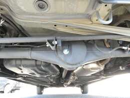 下回りやエンジンルーム内もとってもきれいな1台です。価値を左右する中古車を選ぶ上で見落としがちな箇所。4WD車は特に必見のポイントですよ♪♪