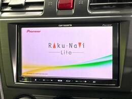 【ナビゲーション】目的地までしっかり案内してくれる使いやすいナビ。Bluetooth接続すればお持ちのスマホやMP3プレイヤーの音楽を再生可能！毎日の運転がさらに楽しくなります！！