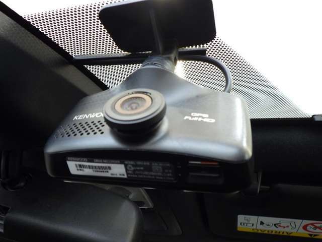 トヨタ認定中古車保証付！（1年間、距離無制限　HV車はHV保証付）　別途延長保証もご用意しております♪　ぜひ現車を確認にご来店ください