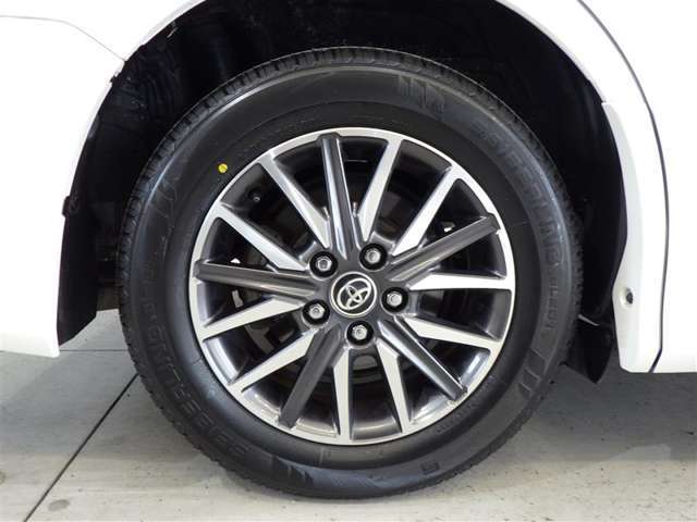 トヨタ認定中古車保証付！（1年間、距離無制限　HV車はHV保証付）　別途延長保証もご用意しております♪　ぜひ現車を確認にご来店ください