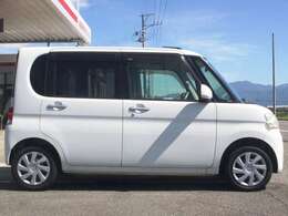 走行距離6万キロ　程度の良い福祉車両です。スロープ設置・収納は手動ですが、ワンタッチで力いらずです。