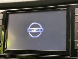 【純正ナビ】人気の純正ナビを装備。オーディオ機能も充実しており、Bluetooth接続すればお持ちのスマホやMP3プレイヤーの音楽を再生可能！毎日の運転がさらに楽しくなります！！