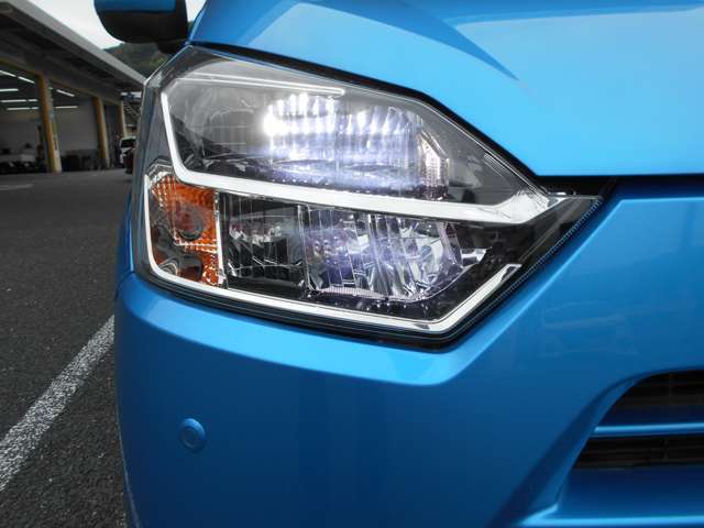 ヘッドライトもLED！
