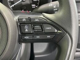 【レーダークルーズコントロール】高速道路での長距離走行が楽に！！自動で速度を保つクルーズコントロールが、衝突軽減システムと連携し、前方の車両を感知して車間を保つように速度調節してくれます！！