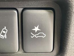 【三菱e-Assist】走行中に前方の車両等を認識し、衝突しそうな時は警報とブレーキで衝突回避と被害軽減をアシスト。より安全にドライブをお楽しみいただけます。