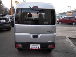広々とした車内空間に優れた燃費性能で人気のお車です！