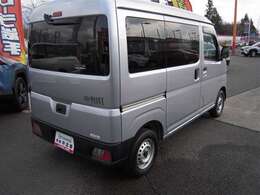 荷物をたっぷり載せて広々ドライビング♪夏でも冬でも、アウトドアやショッピングを思い切り楽しみましょう！