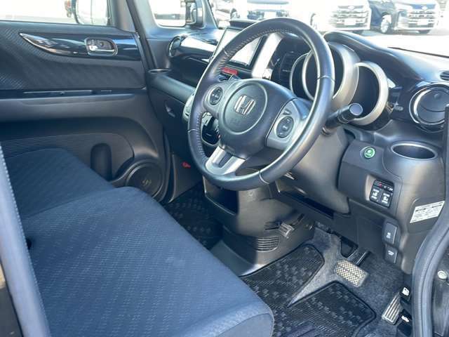 自動車保険（三井住友・損保ジャパンetc）各種取り扱っております！お車のサポート関係も充実しております！