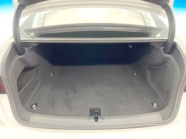 ●トランクルーム：趣味が広がる収容スペース！これだけの広さがあればお買い物やレジャーなどにも最適です！使用感も少なくきれいな状態を維持しております。
