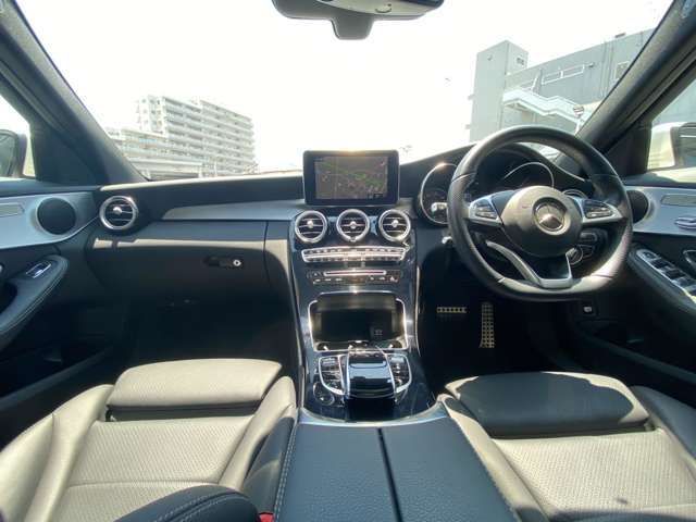 LIBERALAは、輸入車選びの新たなスタイルを提案するインポート・セレクト・ブランドです。オーナー様となる方がクルマから直接感じる感性を第一にした、適切な一台との出会いをコーディネートいたします。