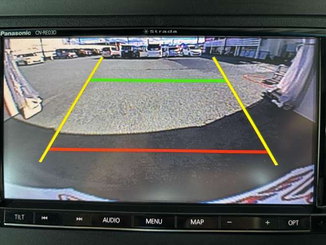 後方モニター表示でバック時の障害物もしっかり見えます！