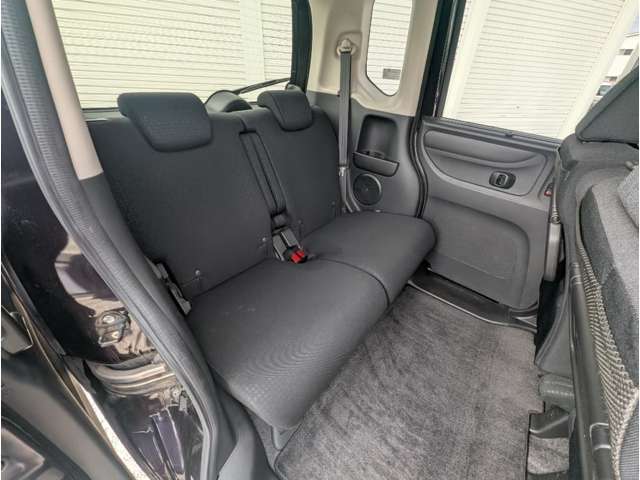 お客様に隅々まで見ていただけるよう展示車両は常に綺麗に仕上げております！お客様のご来店、スタッフ一同心よりお待ち申し上げます。